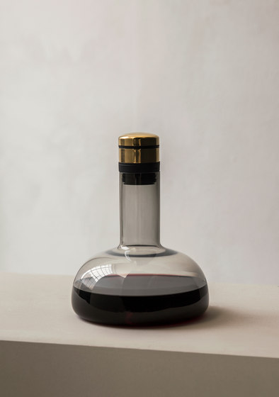 Wine Breather | Smoked/Brass | Dekanter / Karaffen | Audo Copenhagen