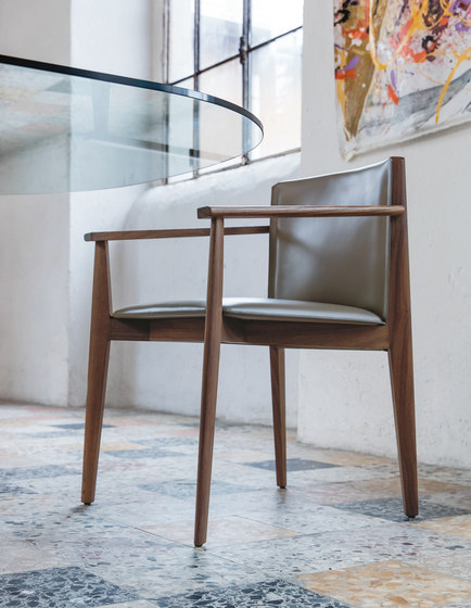 Ionis | Chairs | Porada