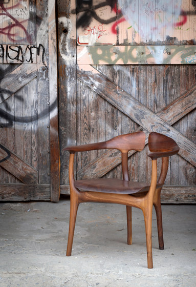 Swallowtail counter stool | Barhocker | Brian Fireman Design