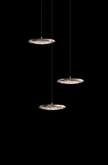 Origo Star chandelier in crystal and copper | Lámparas de suspensión | Manooi