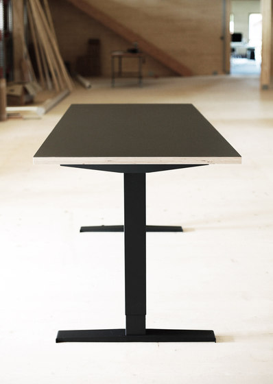 Hubert linoleum table | Escritorios | Faust Linoleum