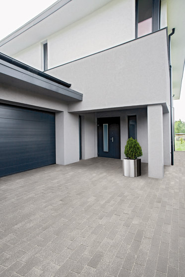 Urbino Vulcan grey, grained | Pavimenti calcestruzzo / cemento | Metten