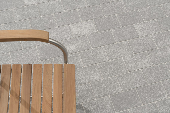Urbino Kashmir beige, grained | Concrete / cement flooring | Metten
