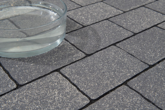 Urbino Quartzite grey, grained | Concrete / cement flooring | Metten