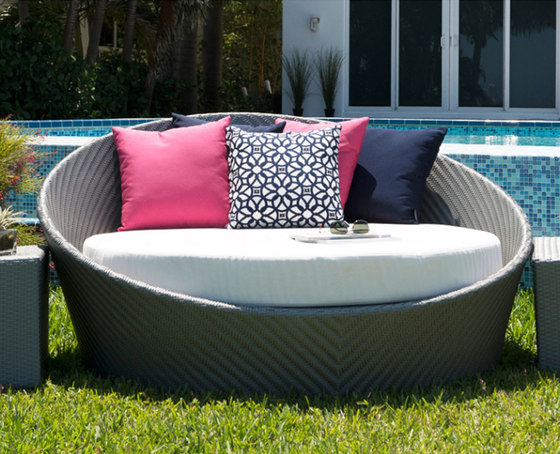 Hallo Round Daybed With Canopy | Asientos isla | Kannoa