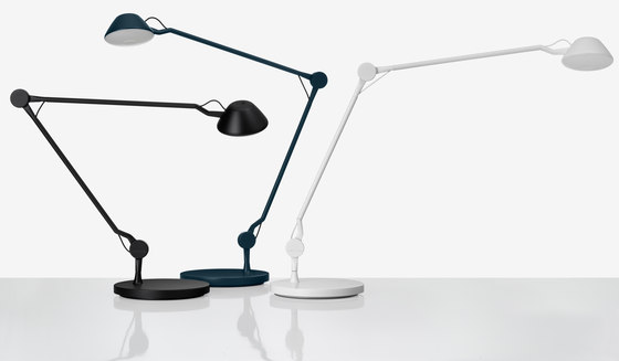AQ01™ | Table lamp | Plug-in | Black | Tischleuchten | Fritz Hansen