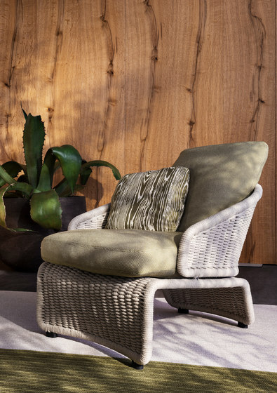 Halley Outdoor footstool | Pufs | Minotti