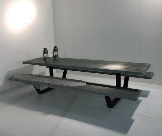 Cassecroute Table Concrete by CASSECROUTE
