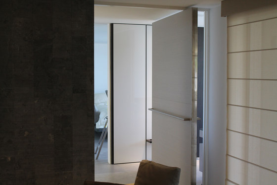 Specialty Doors - Pivot Doors | Portes intérieures | Bartels Doors & Hardware