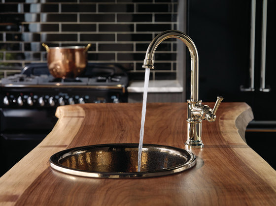 Articulating Faucet with Finished Hose | Griferías de cocina | Brizo