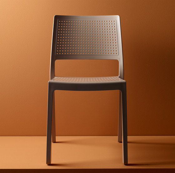 Emi | Chairs | SCAB Design