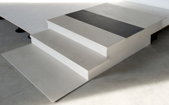 Concrete Ice | stripes | Ceramic tiles | Gigacer