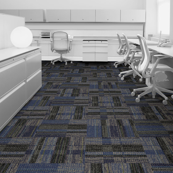World Woven - Summerhouse Brights Cobalt/Black variation 1 | Carpet tiles | Interface USA