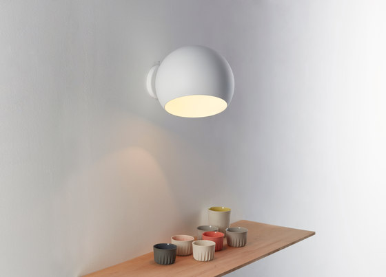 Tilt Globe pendant light grey | Lampade sospensione | Nyta