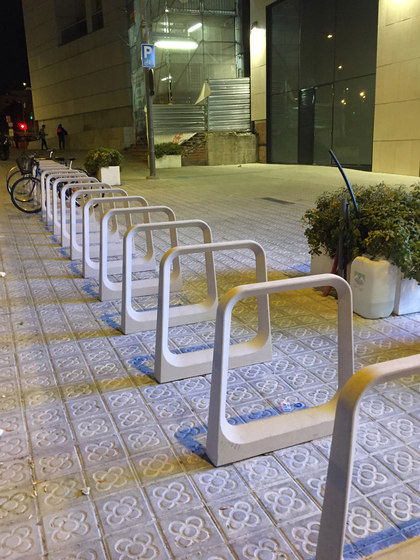 Raval | Bicycle stands | Escofet 1886