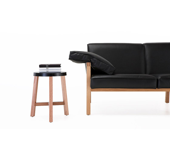 Toro Badjo Sofa | One Seater | Sessel | Schiavello International Pty Ltd