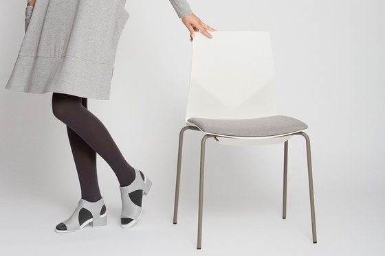 FourCast®2 Four upholstery armchair | Stühle | Ocee & Four Design