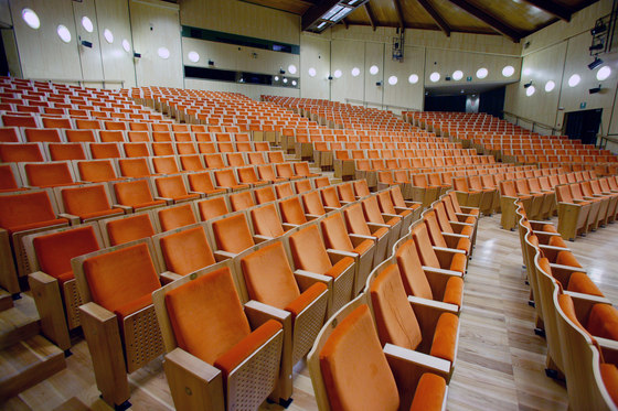 Santa Chiara su barra | Sedute auditorium | Caloi by Eredi Caloi