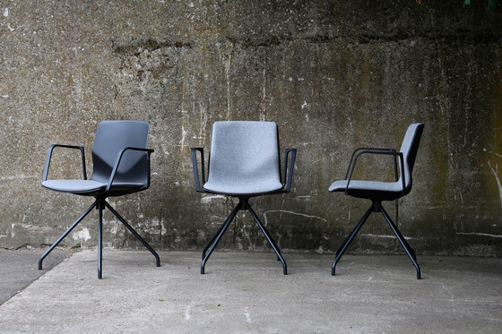 FourSure® 11 upholstery armchair | Sillas | Ocee & Four Design