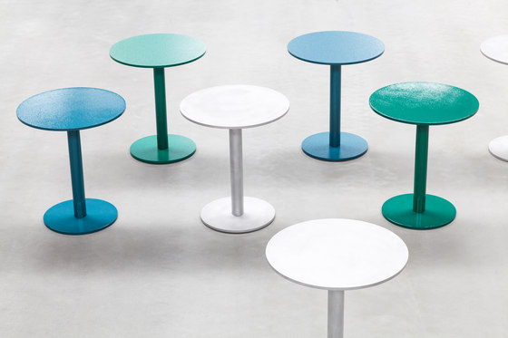 round table S | hammerpaint blue | Tavoli bistrò | valerie_objects