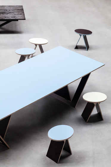 ta tisch | blue surface | Tavoli pranzo | valerie_objects