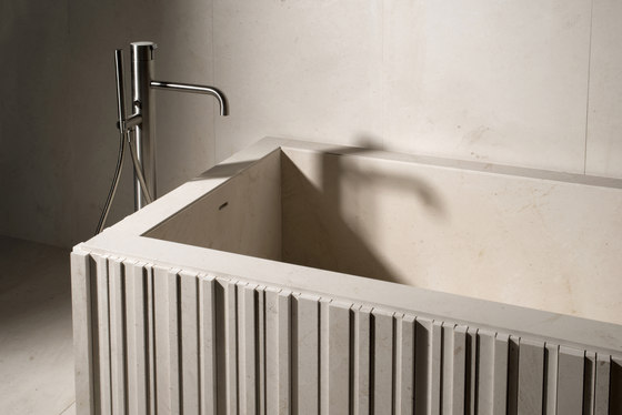 Ishiburo shower tray | Linear drains | Salvatori
