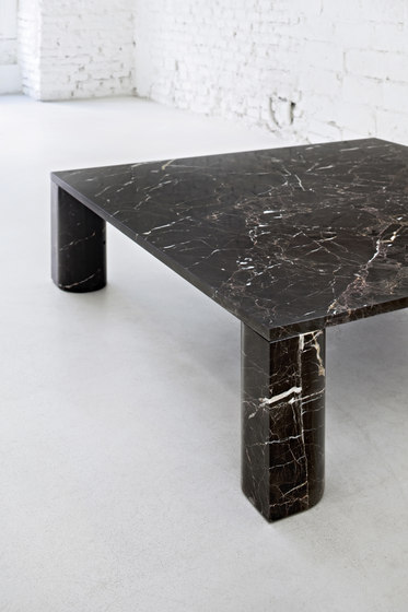 'Love  me, Love me not' coffee table: round | Side tables | Salvatori