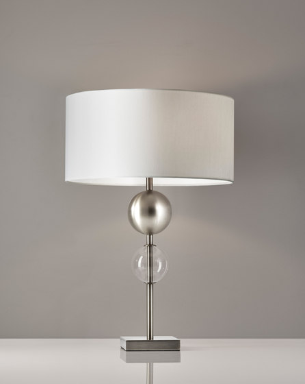 Chloe Table Lamp | Luminaires de table | ADS360