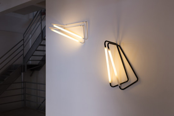 Light Object 001 - Ceiling pendant LED light, black finish | Wandleuchten | Naama Hofman Light Objects