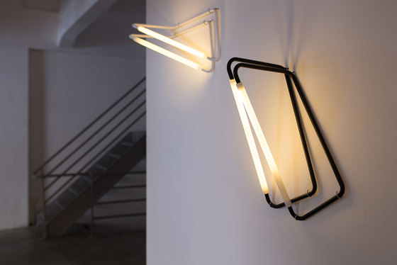 Light Object 001 - Ceiling pendant LED light, black finish | Lampade parete | Naama Hofman Light Objects