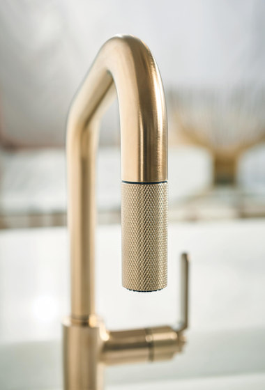 Articuating Faucet with Finished Hose | Kitchen taps | Brizo