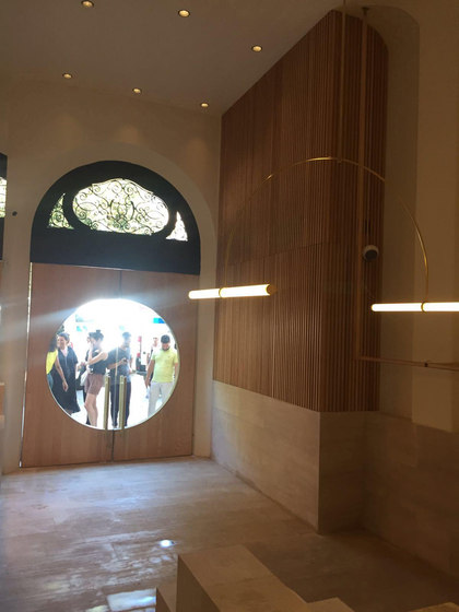 Tube pendant No. 4 - LED light, ceiling, natural brass finish | Pendelleuchten | Naama Hofman Light Objects