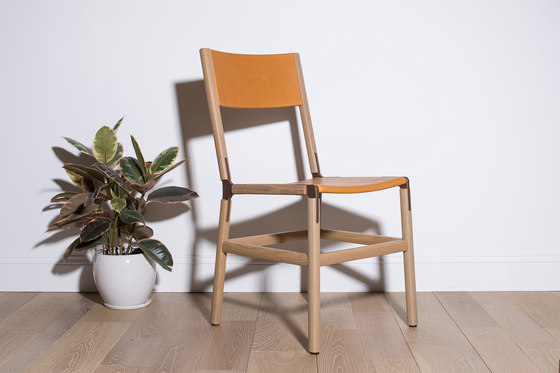 Mariposa Standard Chair | Sedie | Fyrn