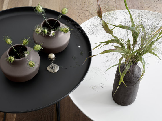 Duke Coffee Table, Medium - Earth Black | Couchtische | NORR11