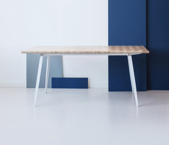 Constructed Surface table | Esstische | Tuttobene
