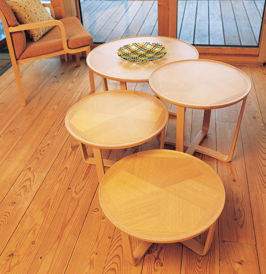 GERBERA 20" dia Round Table L | Tables d'appoint | Conde House