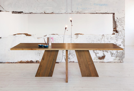 HAKAMA Dining Table | Dining tables | Conde House