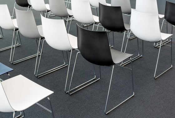 NAVA | Chairs | Girsberger