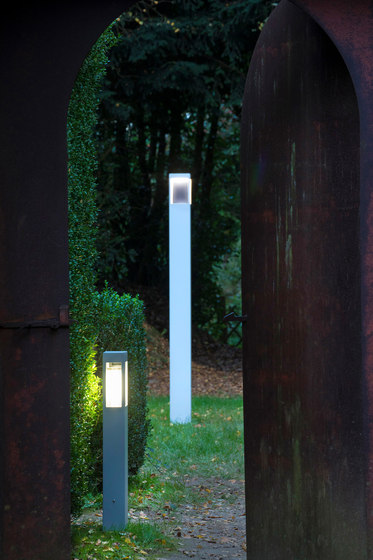 Tetra Model 5 | Lampade outdoor su pavimento | Roger Pradier