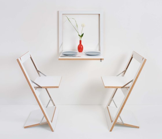 Fläpps Folding Chair | Criss Cross Red | Chairs | Ambivalenz