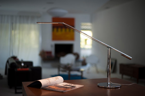 Equo LED Desk Lamp - Silver | Lámparas de sobremesa | Koncept