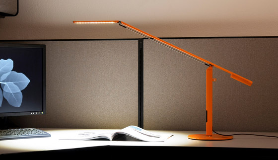 Equo LED Desk Lamp - Silver | Lámparas de sobremesa | Koncept