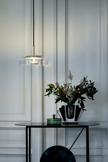 Blossi 8 chandelier in glass and golden finish metal | Suspended lights | Nuura