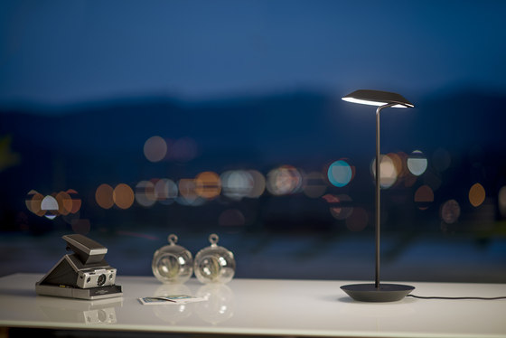 Royyo Desk Lamp, Matte Black body, Brushed Brass base plate | Table lights | Koncept
