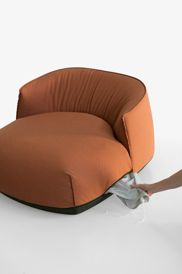Brioni Lounge armchair large | Poltrone | Kristalia