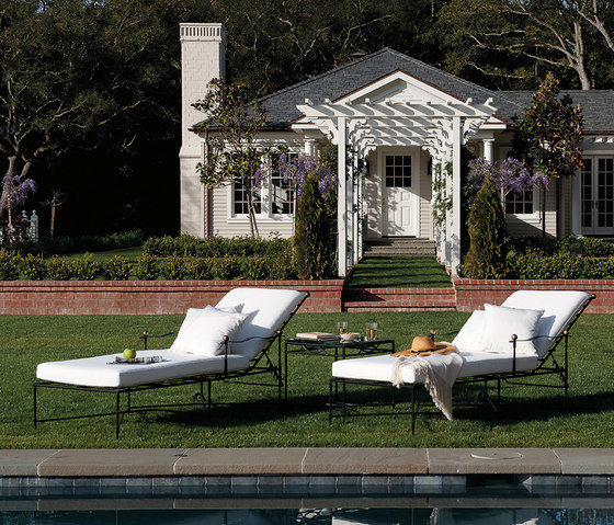 AMALFI CHAISE LOUNGE WITH ARMS | Sun loungers | JANUS et Cie