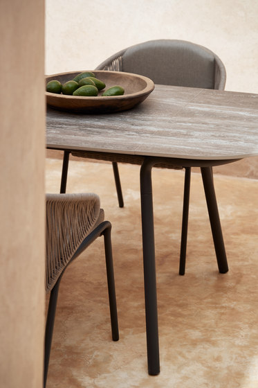 Minus dining table 280x85 | Dining tables | Manutti