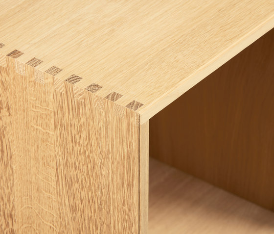 Bookcase Solid Walnut Half-Size Vertical M30 | Scaffali | ATBO Furniture A/S