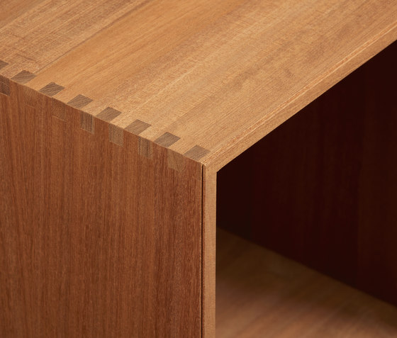 Bookcase Solid Walnut Full-Size M30 | Estantería | ATBO Furniture A/S