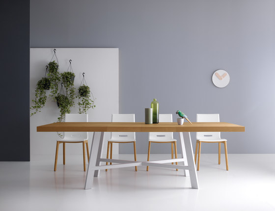 Thor Ø130 – Fixed table | Mesas comedor | Pointhouse